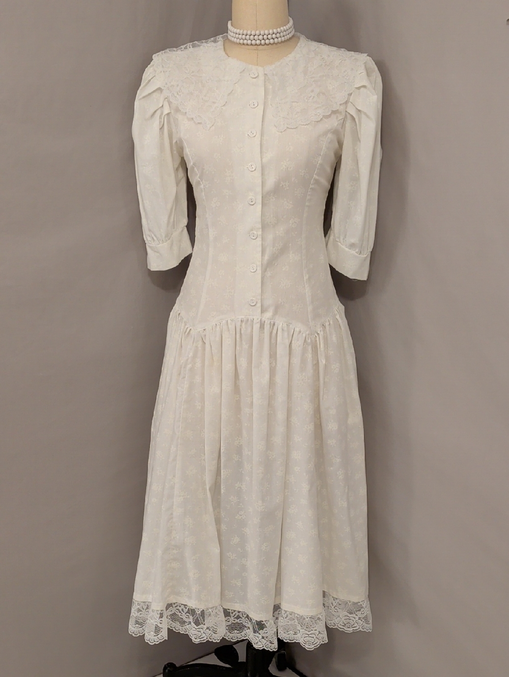 Vintage Classic White Lace Trim Midi Dress Feminine Drop Waist & Puff Sleeves